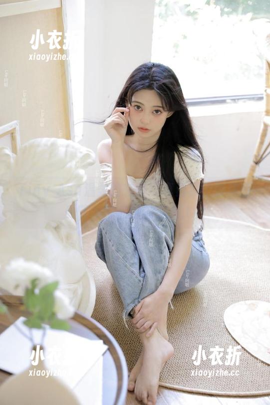 Tiny Asa温柔的在线写真资源，带你感受艺术与生活的交织.txt